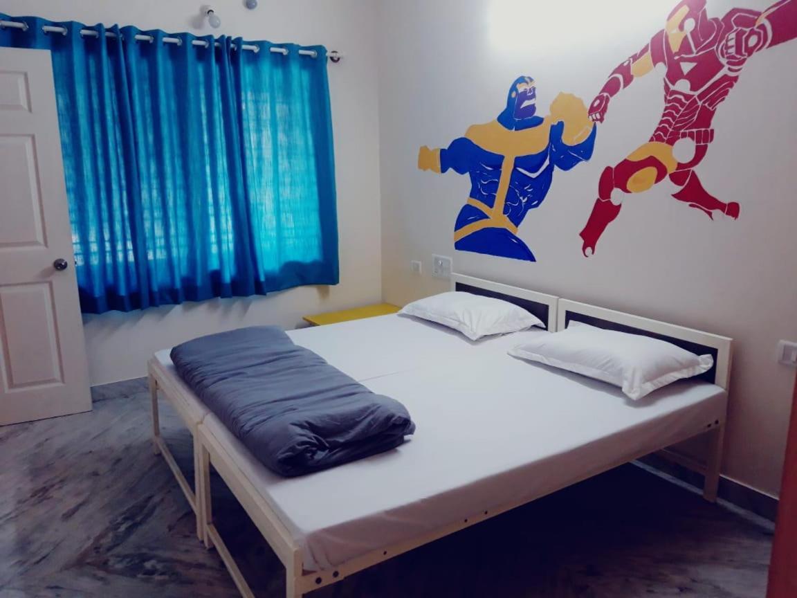 Chirpy Co-Living Space & Hostel Бангалор Экстерьер фото